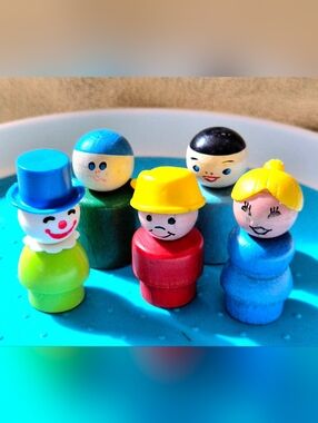 Lot Of 5 Play Figures " "Little People" Vintage, 5 Wooden 1 Plastic. Rare